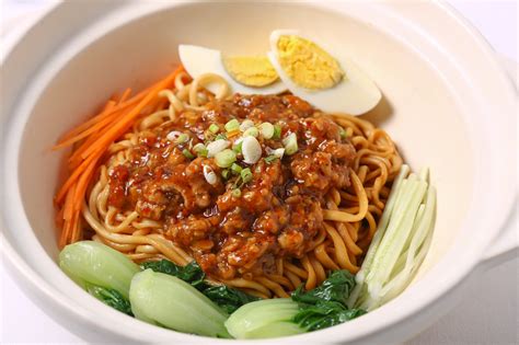  Shaonian La Mian: Uma Sinfonia de Sabores em Noodles Frescos e Caldo Picante?!